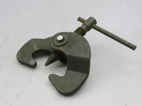 T215953 Armstrong 73-305 Flange Jacks