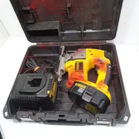 Dw933 Dewalt - 18v Cordless Variable Speed Jigsaw 18 Volt Set