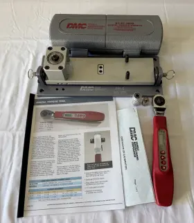 Bt-st-300d Dmc Torque Wrench Daniels With Bm-6 Horizontal Mount Base