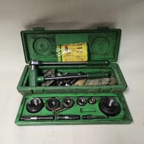 1804 Geenlee 1806 Greenlee Ratchet Knockout Punch Driver Set