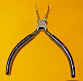 D338-5 Klein Tools D323-4 1/2c Pliers Extra Slim Curved Long Needle Nose 5 Inch