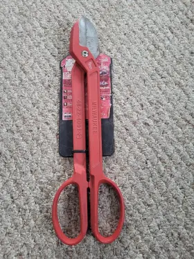 48-22-4001 Milwaukee 16 Inch Bulldog Tinner
