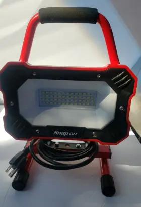 692283 Snap On Led Worklight 1600 Lumens Plug In 52 Lights