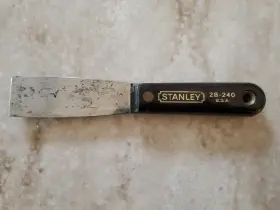 28-240 Stanley Vintage Usa 1.25-inch Nylon Handle Stiff Blade Putty Knife Nice