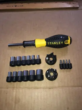 54-927 Stanley Ratcheting Screwdriver 27 Piece Set Sockets Bits