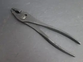 511-10 Utica Tool Vtg. Tools Inch Lineman Slip-joint Pliers With Wire Cutter Made In U.s.a